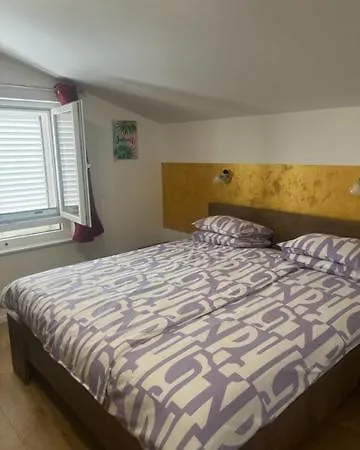 Sunny Life Apartment