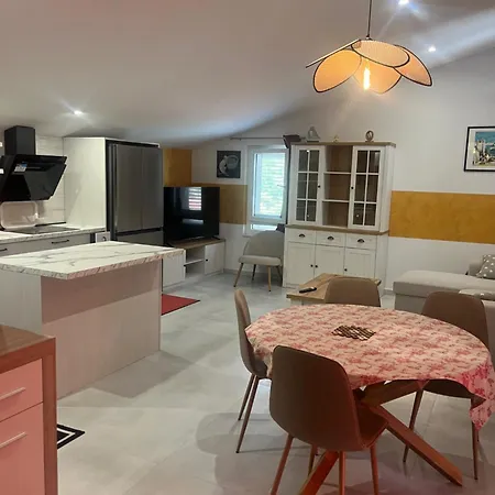 Sunny Life * Mala Cista