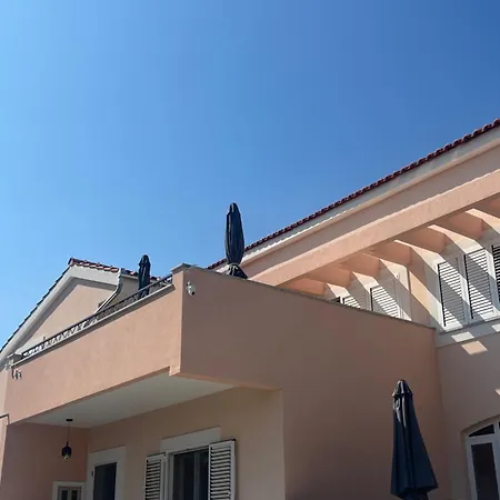 Sunny Life Apartment