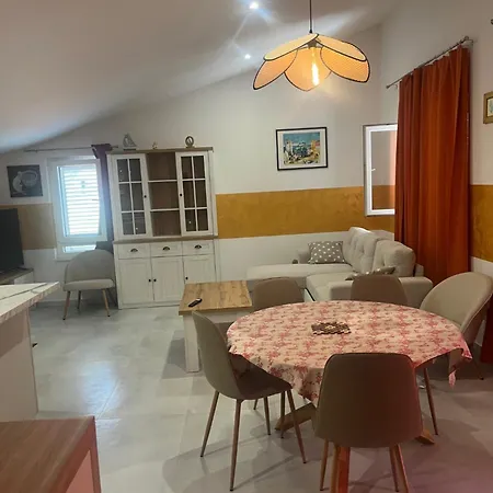 Sunny Life * Mala Cista