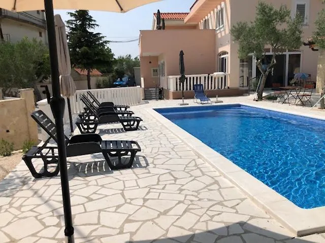 Sunny Life * Mala Cista