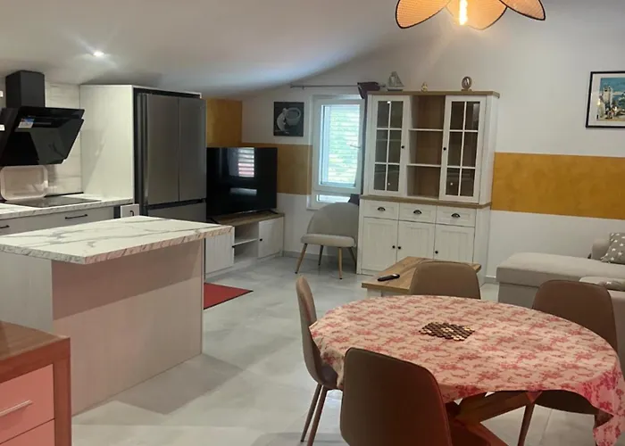 Sunny Life * Mala Cista