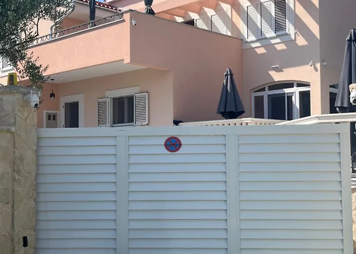 Sunny Life * Mala Cista